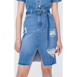 Jeansowa spódnica midi z paskiem - Niebieski. Niebieskie spódniczki damskie Sinsay, bez wzorów, z jeansu, midi. Za 79,99 zł.