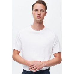 T-shirt z bawełny pima - Biały. Białe t-shirty męskie Reserved, s, bez wzorów, z bawełny, bez kołnierzyka. Za 59,99 zł.
