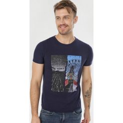 Granatowa Koszulka Viviemora. Niebieskie koszulki męskie Born2be, xl, bez wzorów, bez kołnierzyka, bez rękawów. W wyprzedaży za 29,99 zł.