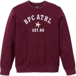 Bluza z nadrukiem bonprix czerwony klonowy. Czerwone bluzy męskie bonprix, s, z nadrukiem, bez kołnierzyka, bez rękawów, bez kaptura. Za 69,99 zł.