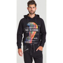 CZARNA BLUZA JUST CAVALLI. Czarne bluzy męskie s, z nadrukiem, z bawełny, z kapturem. Za 619,50 zł.