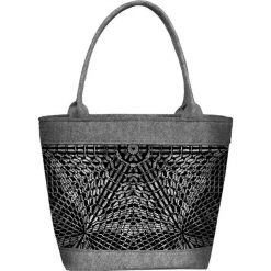 Torebka "Polo" w kolorze szarym ze wzorem - (S)28 x (W)28 x (G)10 cm. Szare torebki klasyczne damskie Bertoni, z materiału. W wyprzedaży za 59,95 zł.