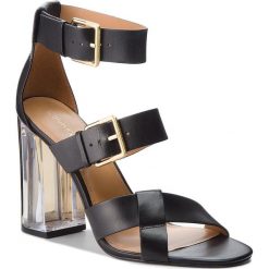 Sandały CALVIN KLEIN - Luana N12045 Black. Czarne klapki damskie Calvin Klein, z aplikacjami, ze skóry, bez obcasa, na obcasie. W wyprzedaży za 609,00 zł.