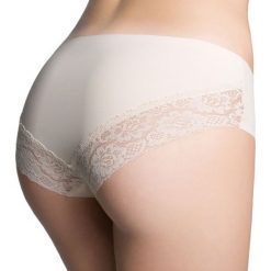 Klasyczne figi Cheekie Invisible. Szare figi Astratex, w koronkowe wzory, z bawełny. Za 22,99 zł.