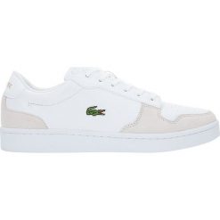 Skórzane sneakersy "Masters Cup" w kolorze biało-beżowym. Brązowe sneakersy męskie Lacoste, na sznurówki. W wyprzedaży za 219,95 zł.