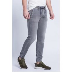 Spodnie męskie: Pepe Jeans – Spodnie Slack