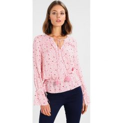 Bluzki asymetryczne: Aaiko SANTIGA HEART Bluzka electric pink