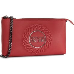 Torebka VERSACE JEANS COUTURE - E3VUBPA5 40293 500. Czerwone torebki klasyczne damskie Versace Jeans Couture, bez wzorów, z jeansu, wizytowe, bez dodatków. W wyprzedaży za 269,00 zł.