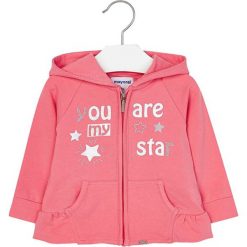 Bluza w kolorze różowym. Różowe bluzy niemowlęce Mayoral, bez wzorów, bez rękawów, bez kaptura. W wyprzedaży za 67,95 zł.
