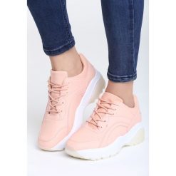 Różowe Buty Sportowe Stereo Love. Czerwone buty sportowe damskie marki Born2be, z materiału. Za 89,99 zł.