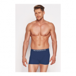 Bokserki Man 35218-55x Granatowe. Niebieskie bokserki męskie Henderson, z napisami. Za 39,90 zł.