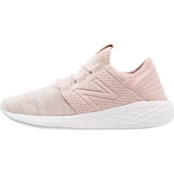 New Balance WCRUZ Obuwie do biegania treningowe charm. Czerwone buty damskie do biegania marki New Balance, ze skóry. Za 379,00 zł.