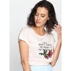 Bluzki damskie: Różowy T-shirt Chances