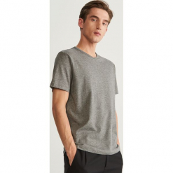 T-shirt w jodełkę - Jasny szar. Szare t-shirty męskie Reserved, l. Za 49,99 zł.