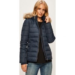 Tommy Jeans - Kurtka. Czerwone kurtki damskie Tommy Jeans, s, bez wzorów, z poliesteru, krótkie. Za 999,90 zł.