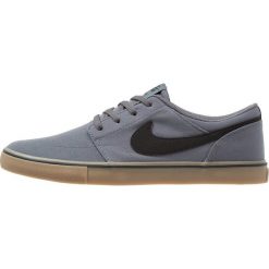 Nike SB PORTMORE II SS CNVS Tenisówki i Trampki dark grey/black/light brown. Szare tenisówki damskie marki Nike SB, z tworzywa sztucznego. Za 269,00 zł.