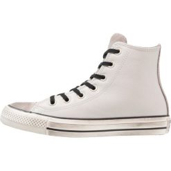 Converse CHUCK TAYLOR ALL STAR HI LEATHER/SUEDE DISTRESSED Tenisówki i Trampki wysokie pale putty/malted/white. Białe trampki męskie Converse, ze skóry. W wyprzedaży za 367,20 zł.