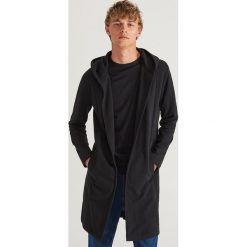 Długa bluza z kapturem - Czarny. Czarne bluzy męskie Reserved, s, bez wzorów, z kapturem, z długim rękawem, długie, z kapturem. Za 139,99 zł.