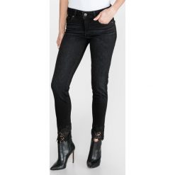 Liu Jo Dżinsy Czarny. Czarne jeansy damskie Liu Jo, bez wzorów, z elastanu. Za 730,95 zł.