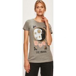 Silvian Heach - T-shirt. Białe bluzki damskie Silvian Heach, s, z nadrukiem, z bawełny, klasyczne, z okrągłym kołnierzem. W wyprzedaży za 179,90 zł.