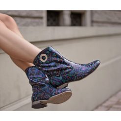 Wsuwane botki na niskim obcasie - skóra naturalna - model 270 - kolor indian. Botki damskie Zapato, ze skóry, klasyczne, na niskim obcasie, bez zapięcia. W wyprzedaży za 319,20 zł.