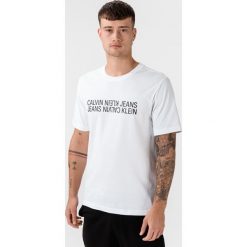 Calvin Klein Koszulka Biały. Białe podkoszulki męskie Calvin Klein, xxl, z nadrukiem, z bawełny, bez kołnierzyka, krótkie. Za 204,95 zł.