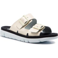Klapki CAMPER - Oruga Sandal K200633-003 Beige. Brązowe klapki damskie Camper, bez wzorów, ze skóry, bez obcasa. W wyprzedaży za 289,00 zł.
