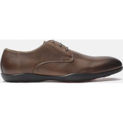 Brązowe półbuty męskie. Pomarańczowe półbuty męskie Kazar, bez wzorów, ze skóry, eleganckie, bez zapięcia. Za 449,00 zł.