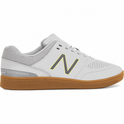 Halówki Junior Audazo v4 Strike IN - JSASIRS4. Buciki niemowlęce New Balance, z gumy, bez zapięcia. W wyprzedaży za 99,99 zł.