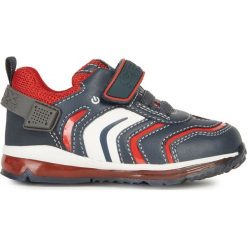 Geox - Buty dziecięce. Niebieskie trampki chłopięce Geox, bez wzorów, ze skóry, sportowe, bez zapięcia. W wyprzedaży za 199,90 zł.