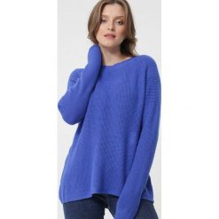 Niebieski Sweter Brunswick. Niebieskie swetry damskie Born2be, na zimę, bez wzorów, z długim rękawem, długie, bez kaptura. Za 89,99 zł.