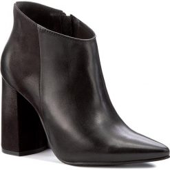 Botki CARINII - B4110 E50-360-PSK-C28. Czarne buty zimowe damskie marki Carinii, z materiału, na obcasie. W wyprzedaży za 279,00 zł.