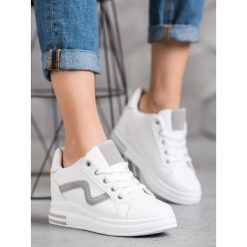 Buty sportowe z ukrytĄ koturnĄ. Buty sportowe damskie SHELOVET, bez wzorów, ze skóry ekologicznej, sportowe. Za 109,00 zł.