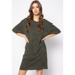 Sukienka codzienna G-Star Raw Yiva Allover D16866-C244-B342. Zielone sukienki damskie G-Star RAW, na co dzień, s, bez wzorów, z bawełny, retro, bez kołnierzyka, bez rękawów, proste. W wyprzedaży za 229,00 zł.