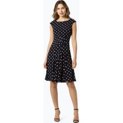 Apriori - Sukienka damska, niebieski. Niebieskie sukienki damskie Apriori, bez wzorów, eleganckie, bez kołnierzyka, bez rękawów, kopertowe. Za 329,95 zł.