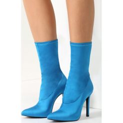 Niebieskie Botki Tangled Up In White. Niebieskie botki damskie marki vices, z satyny, ze szpiczastym noskiem, na wysokim obcasie, na szpilce, bez zapięcia. Za 109,99 zł.
