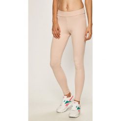 Reebok Classic - Legginsy. Spodnie damskie Reebok Classic, s, z nadrukiem, z elastanu. W wyprzedaży za 99,90 zł.