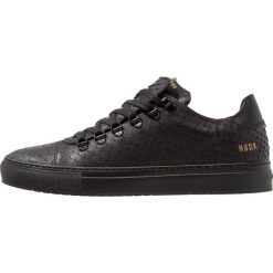Nubikk JHAY PYTHON Sneakersy niskie black. Czarne sneakersy męskie marki Nubikk, bez wzorów, ze skóry, bez zapięcia. Za 719,00 zł.