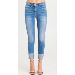 JEANSY Skinny Elisabetta Franchi. Jeansy damskie Elisabetta Franchi, bez wzorów, z jeansu, klasyczne, z podwyższonym stanem. Za 1319,00 zł.