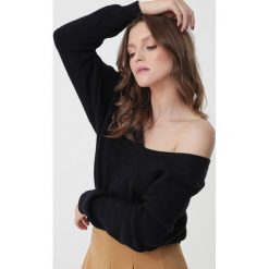 Czarny Sweter Going Steady. Czarne swetry damskie Born2be, na jesień, s, bez wzorów, z dzianiny, z długim rękawem, długie, bez kaptura. Za 149,99 zł.