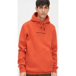 Bluza kangurka z kapturem - Pomarańczowy. Pomarańczowe bluzy męskie Cropp, s, bez wzorów, z kapturem, bez rękawów, z kapturem. Za 119,99 zł.