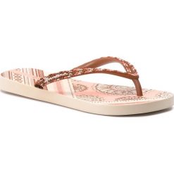 Japonki IPANEMA - Indie Fem 82660 Beige/Brown 20762. Pomarańczowe klapki damskie Ipanema, z aplikacjami, z tworzywa sztucznego, bez obcasa. W wyprzedaży za 69,00 zł.
