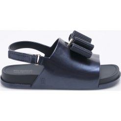 Melissa - Sandały dziecięce Beach Slide + Jason Wu. Zielone sandały dziewczęce Melissa, z gumy, bez zapięcia. W wyprzedaży za 199,90 zł.