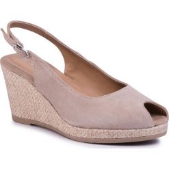 Espadryle TAMARIS - 1-29303-24 Taupe/Jute 332. Brązowe espadryle damskie Tamaris, bez wzorów, z zamszu, bez obcasa, na obcasie. W wyprzedaży za 149,00 zł.