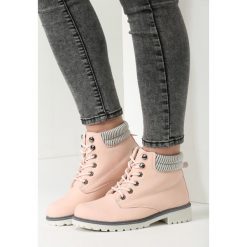 Różowe Traperki Loved Enough. Czerwone buty zimowe damskie marki vices. Za 129,99 zł.