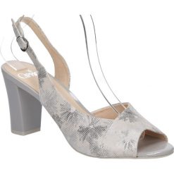 Sandały caprice 9-28311-26. Szare sandały damskie Caprice, bez wzorów, ze skóry ekologicznej, eleganckie, bez obcasa, bez zapięcia. Za 299,99 zł.