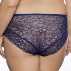 Figi klasyczne Sandy Blue. Niebieskie majtki damskie marki Gaia, w koronkowe wzory, z bawełny. Za 46,99 zł.