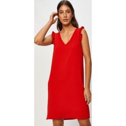Answear Lab - Sukienka. Czerwone sukienki damskie Answear Lab, na co dzień, s, bez wzorów, z poliesteru, casualowe, bez kołnierzyka, bez rękawów, mini, proste. Za 169,90 zł.