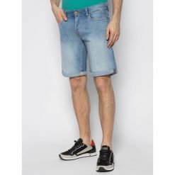 Szorty jeansowe Guess M02D01 D3Y93. Niebieskie spodenki i szorty męskie Guess, m, z aplikacjami, z elastanu. W wyprzedaży za 299,00 zł.