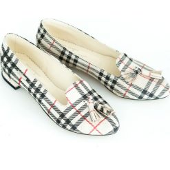 Balerinki w kratkę z ostrym noskiem - skóra naturalna - model 045 - kolor beżowa kratka. Brązowe baleriny damskie Zapato, w kratkę, z jeansu, klasyczne, bez obcasa, na obcasie. W wyprzedaży za 179,40 zł.